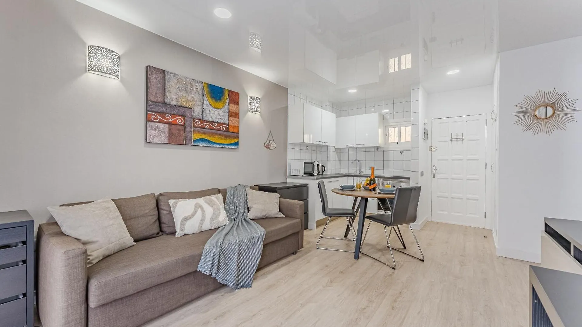 Modern Sunny Apartment 100M From The Beach Los Cristianos  Los Cristianos (Tenerife)