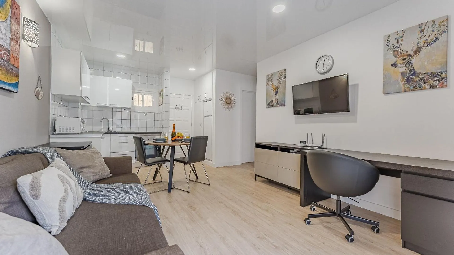Modern Sunny Apartment 100M From The Beach Los Cristianos   Los Cristianos (Tenerife)